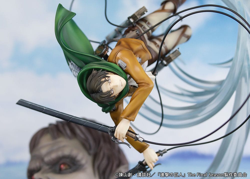 Attack on Titan PVC Statue 1/7 Levi vs Beast Titan Ver. 28 cm