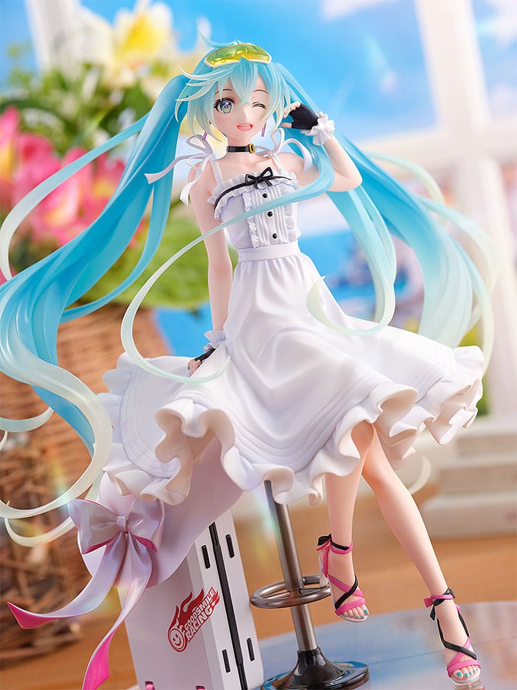 Hatsune Miku GT Project Original PVC Statue 1/7 Vacation Style Ver. 24 cm