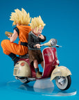 Dragonball Z 05 Desktop Real McCoy PVC Diorama Super Saiyan Son Goku & Super Saiyan Son Gohan & Motorbike 16 cm