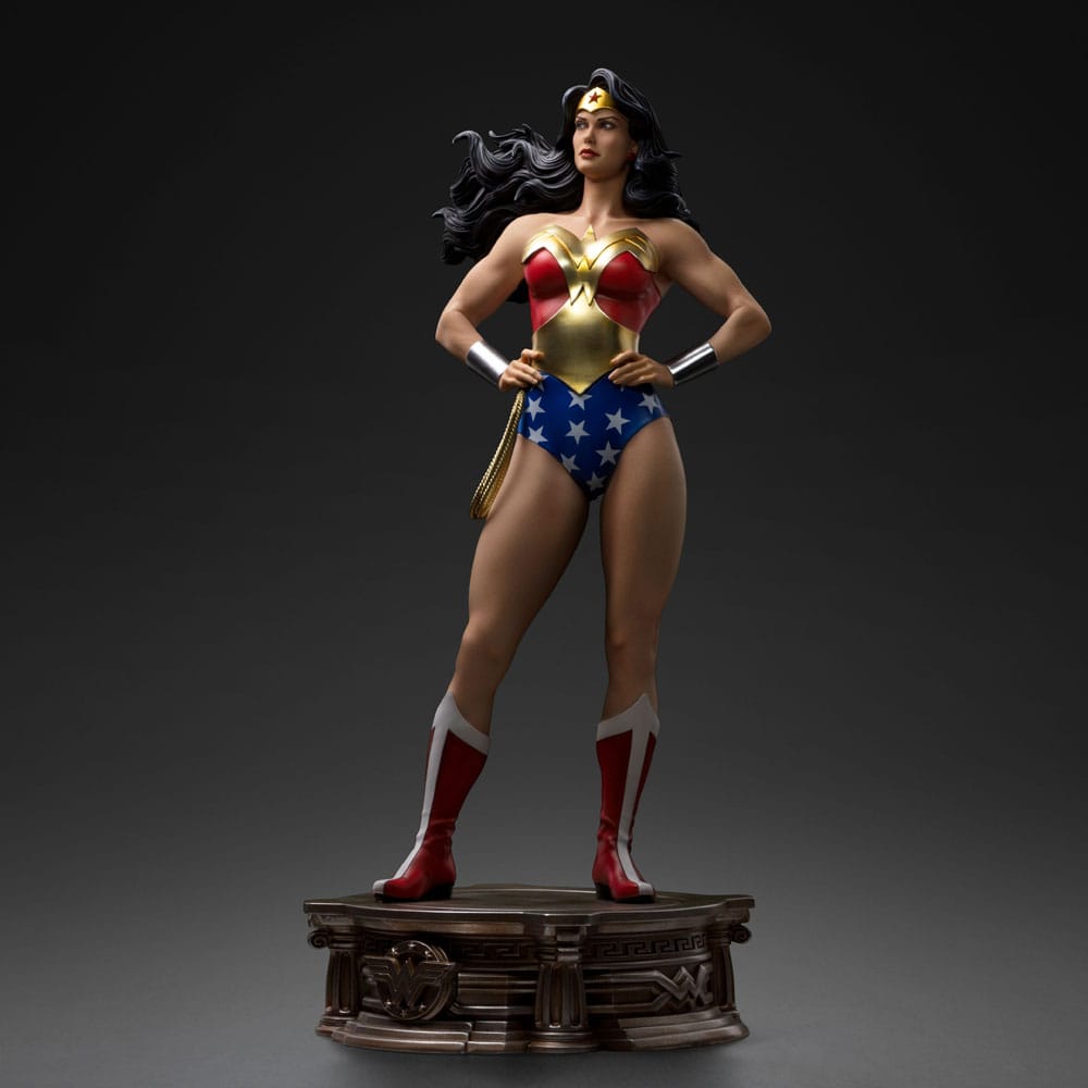 DC Comics Legacy Replica Statue 1/4 Wonder Woman 56 cm