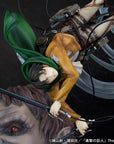 Attack on Titan PVC Statue 1/7 Levi vs Beast Titan Ver. 28 cm