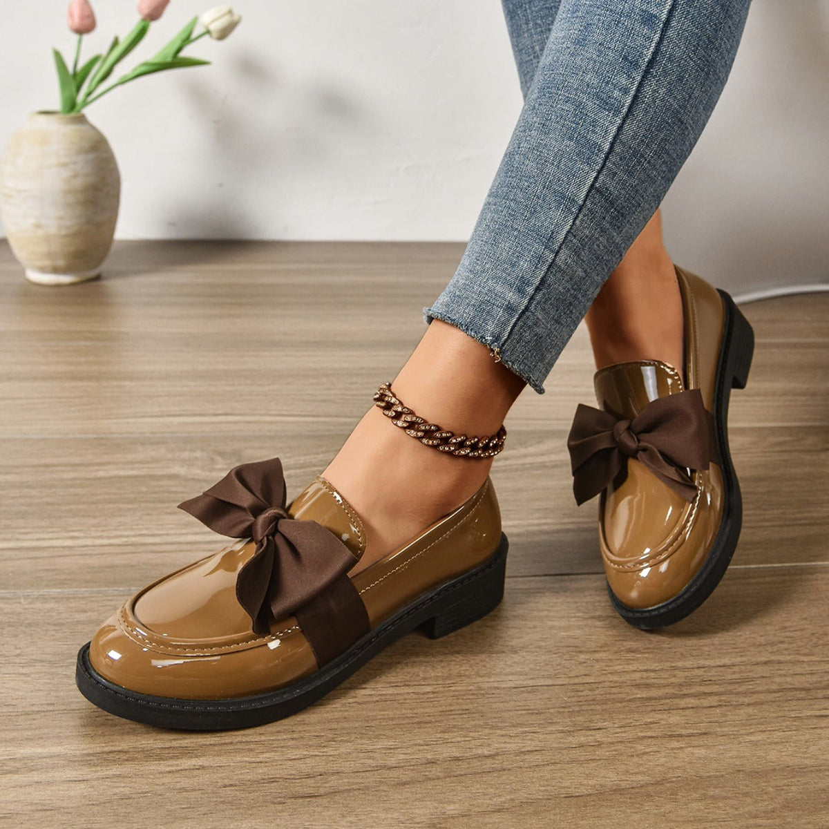 Aleksandra | Damskie buty wsuwane (slip-on) na platformie, z okrągłym noskiem i ozdobnym węzłem | Rokishi