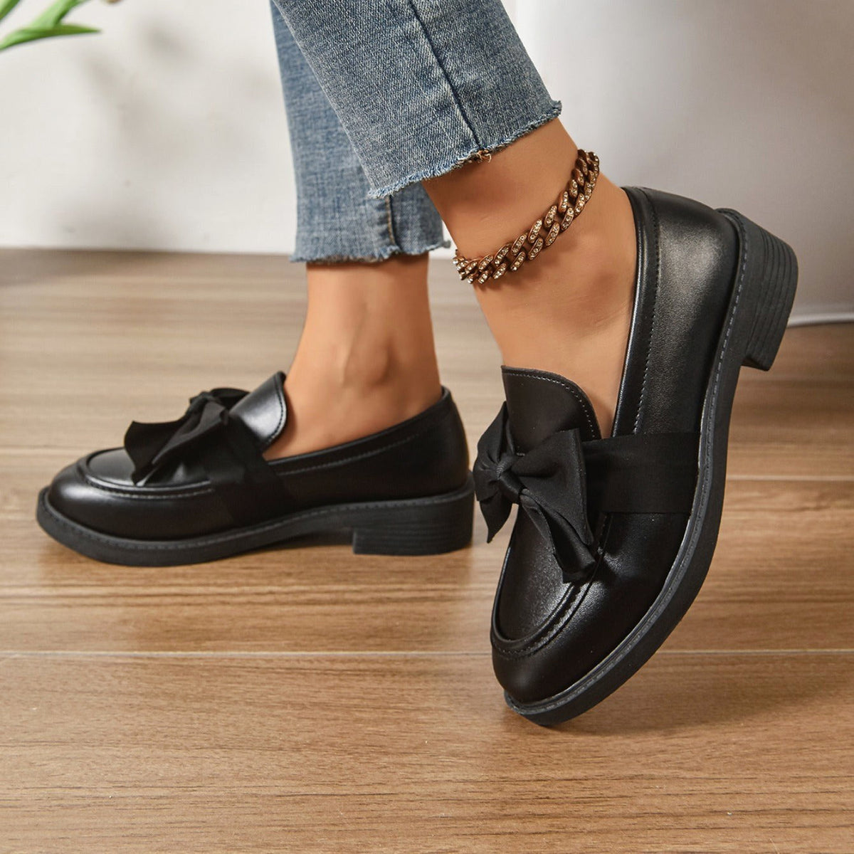Aleksandra | Damskie buty wsuwane (slip-on) na platformie, z okrągłym noskiem i ozdobnym węzłem | Rokishi