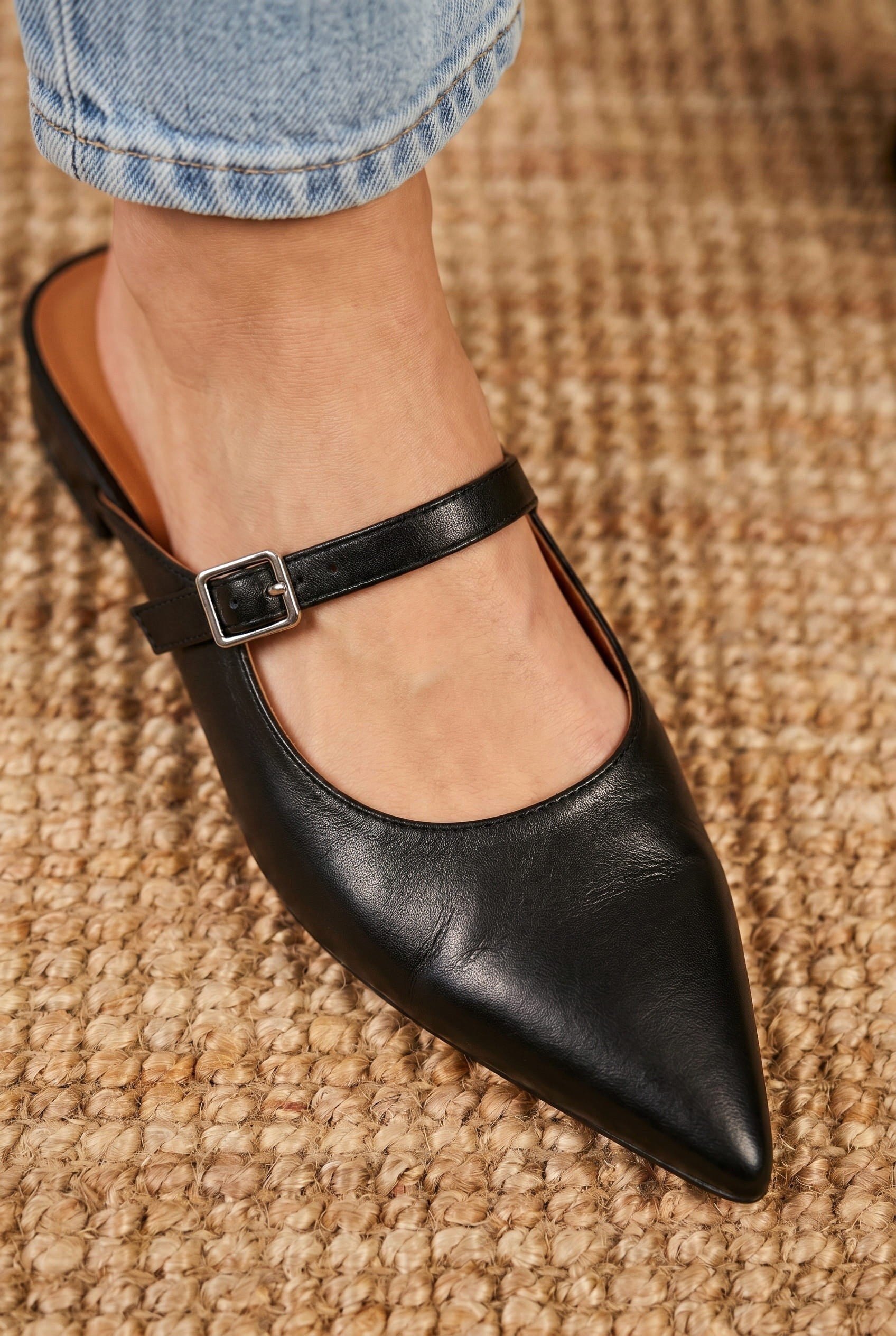 Holly | Damskie skórzane mule Mary Jane, wygodne buty ze szpiczastym noskiem | Rokishi | Beżowy