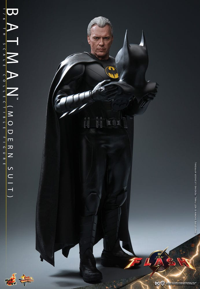 The Flash Movie Masterpiece Action Figure 1/6 Batman (Modern Suit) 30 cm