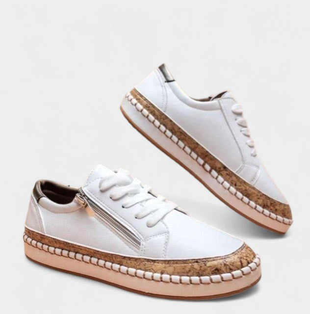 Monika | Damskie sznurowane sneakersy o niskim profilu i podeszwie o wyrazistej fakturze | Rokishi