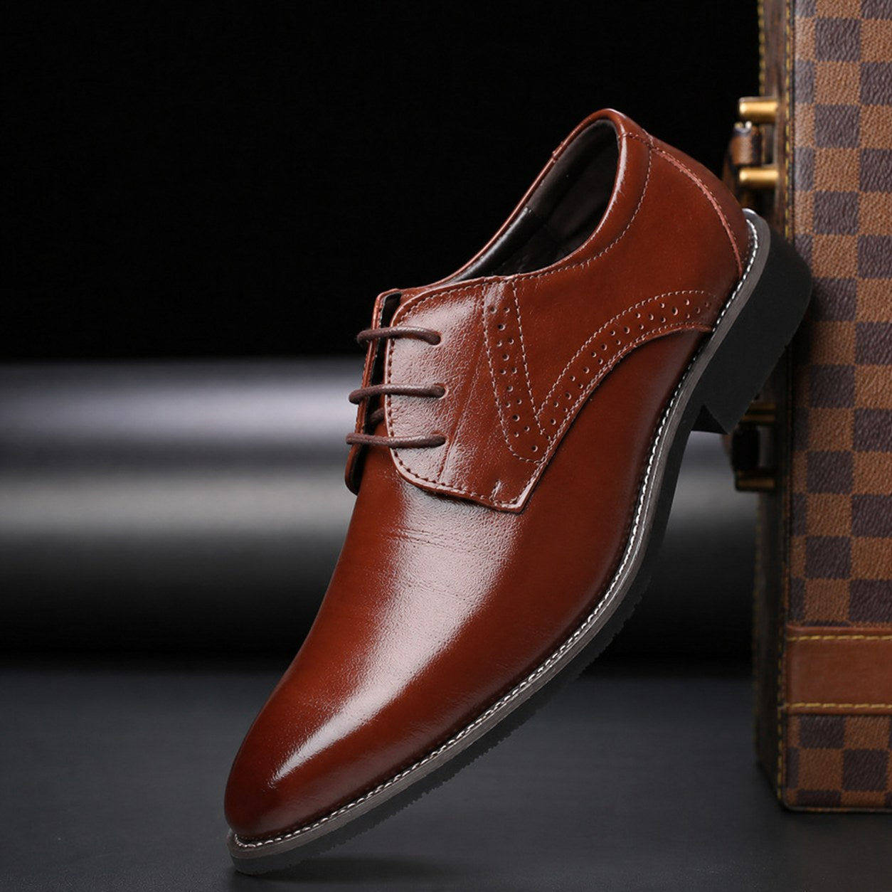 Thomas | Męskie sznurowane buty z detalami brogue, eleganckie buty biznesowe | Rokishi | Czarny
