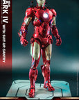 Iron Man 2 Action Figure 1/4 Iron Man Mark IV with Suit-Up Gantry 49 cm