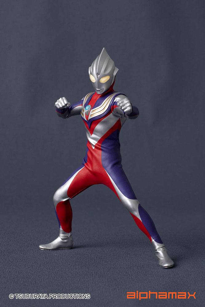 Ultraman Tiga Light-Up Action Figure Tiga 16 cm