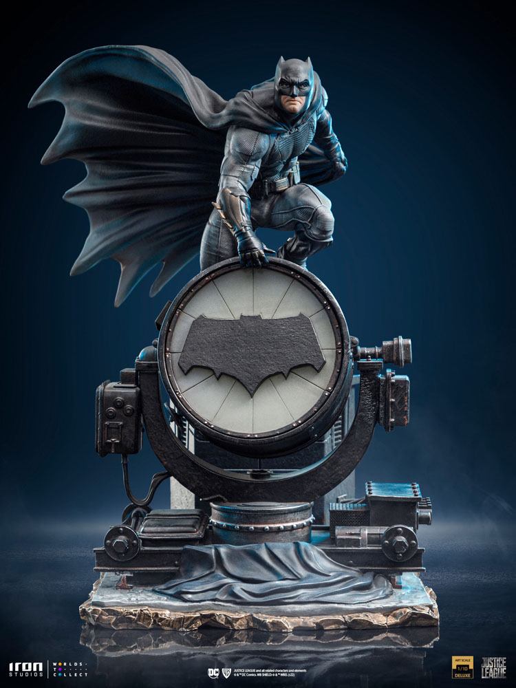 Zack Snyder&#39;s Justice League Deluxe Art Scale Statue 1/10 Batman on Batsignal 28 cm