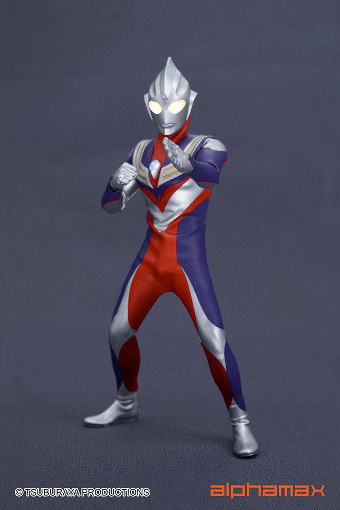 Ultraman Tiga Light-Up Action Figure Tiga 16 cm