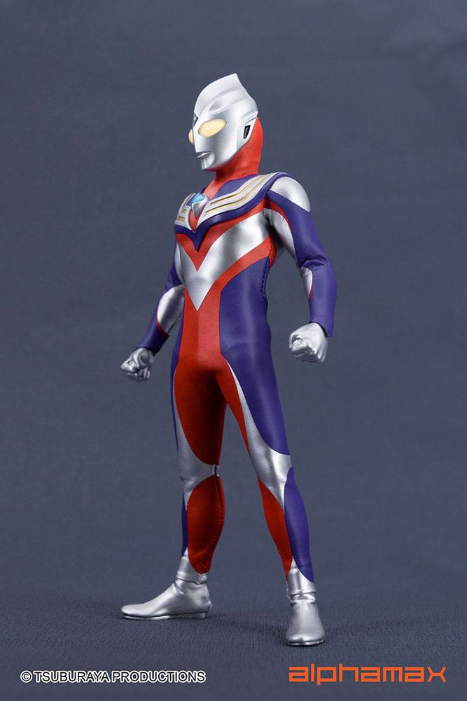 Ultraman Tiga Light-Up Action Figure Tiga 16 cm