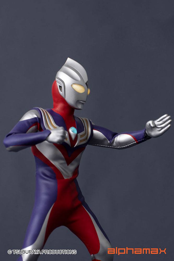 Ultraman Tiga Light-Up Action Figure Tiga 16 cm