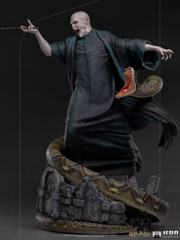 Harry Potter Legacy Replica Statue 1/4 Voldemort &amp; Nagini 58 cm