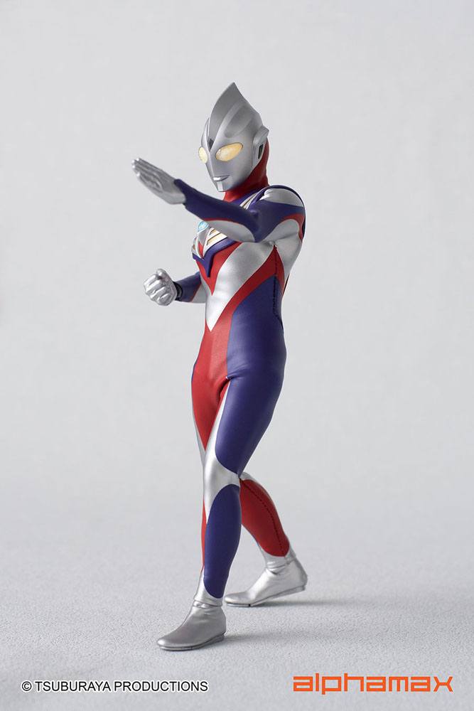 Ultraman Tiga Light-Up Action Figure Tiga 16 cm