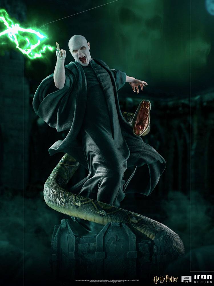 Harry Potter Legacy Replica Statue 1/4 Voldemort &amp; Nagini 58 cm