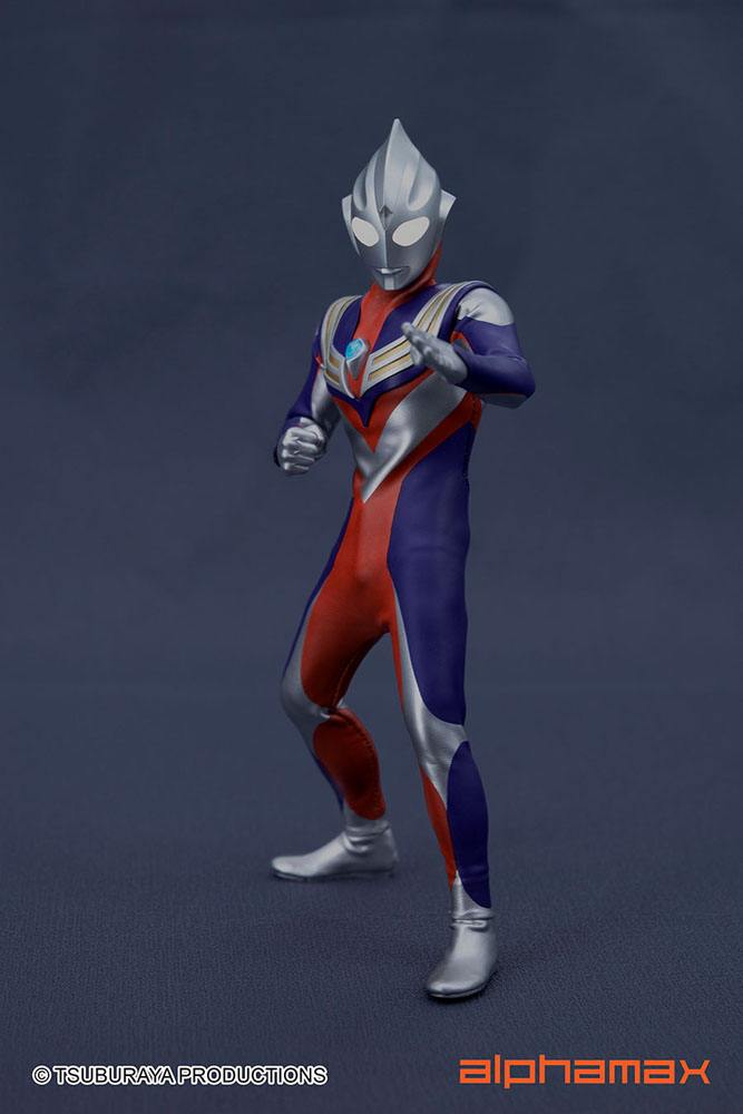 Ultraman Tiga Light-Up Action Figure Tiga 16 cm