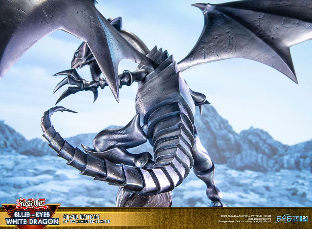 Yu-Gi-Oh! - Blue-Eyes White Dragon Silver Edition 35 cm