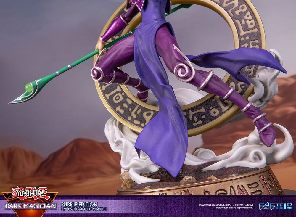 Yu-Gi-Oh! - Dark Magician Purple Version 29 cm