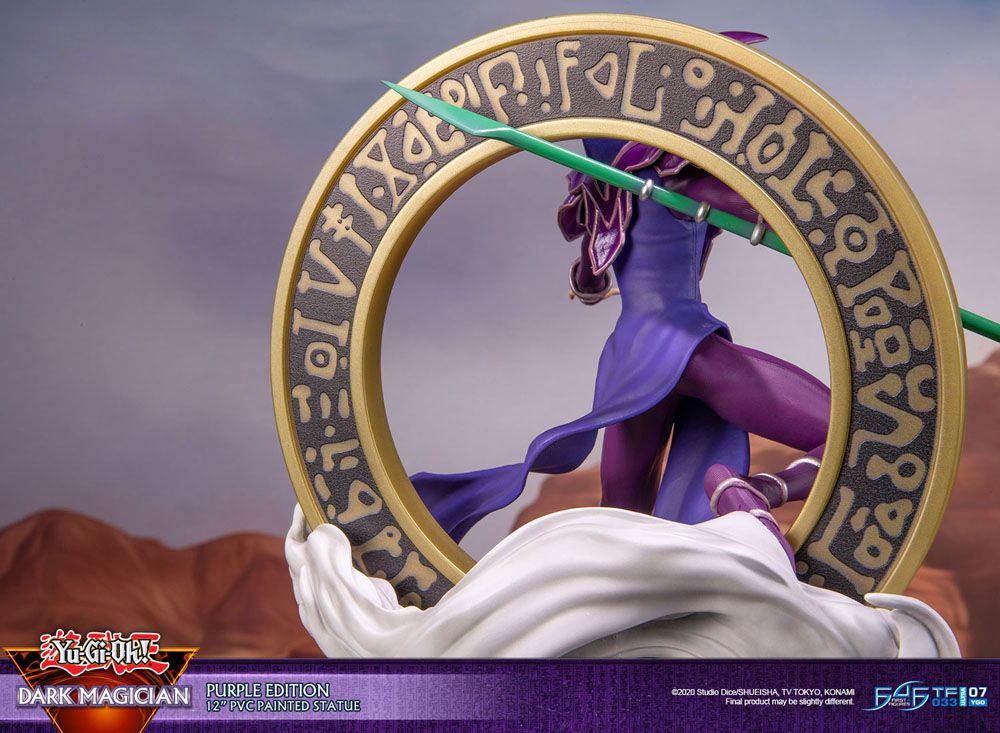 Yu-Gi-Oh! - Dark Magician Purple Version 29 cm