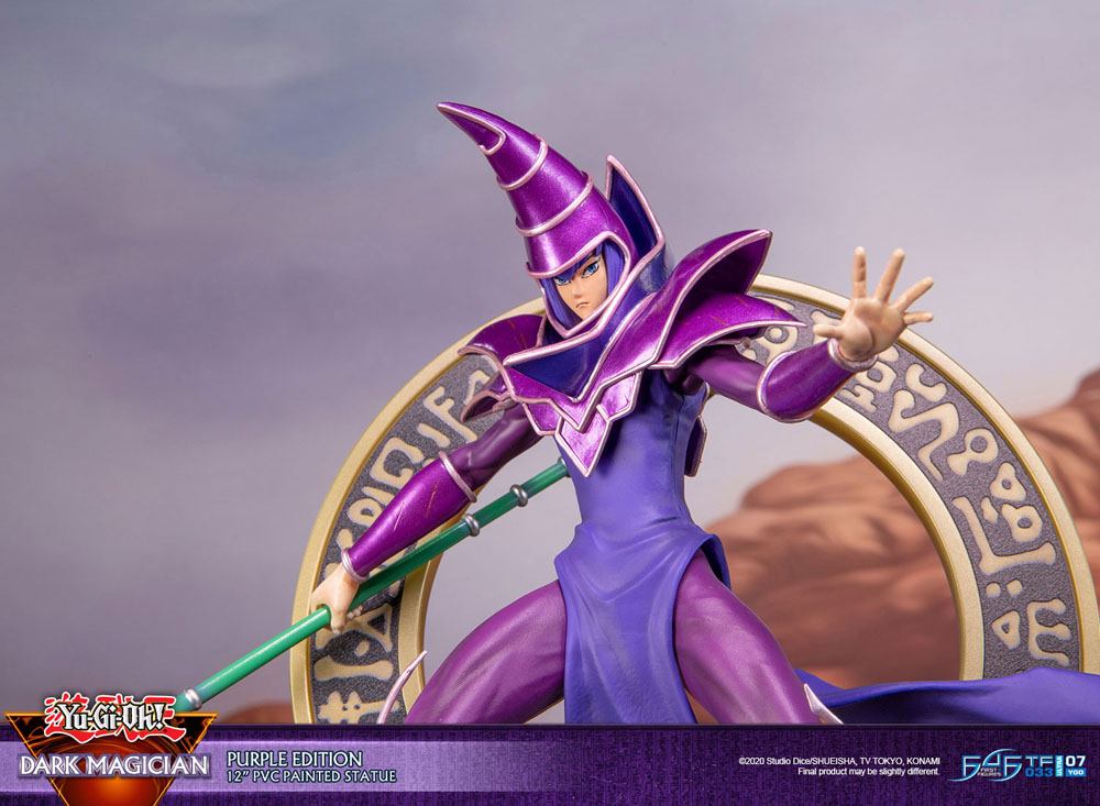 Yu-Gi-Oh! - Dark Magician Purple Version 29 cm