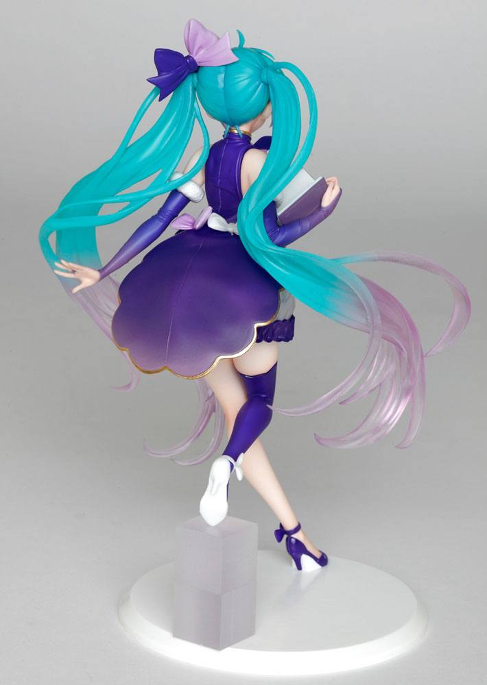 Vocaloid PVC Statue Hatsune Miku 3rd Season Winter Ver. (re-sales) 18 cm